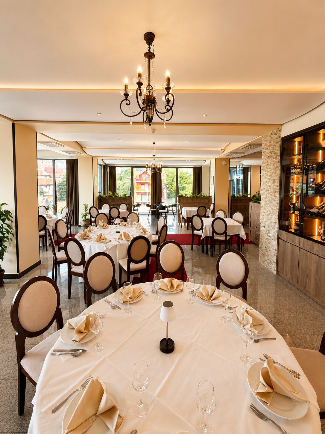 Interijer restorana Hotel Gold
