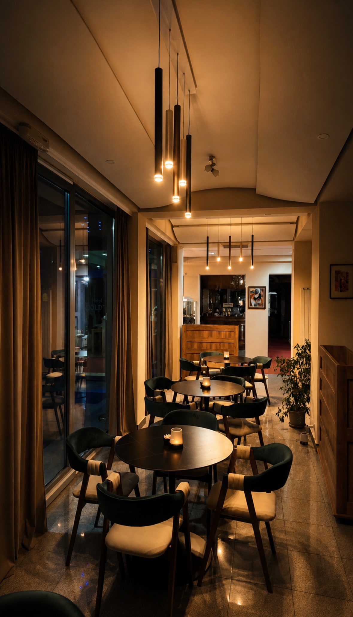 Lounge bar Hotel Gold uvečer